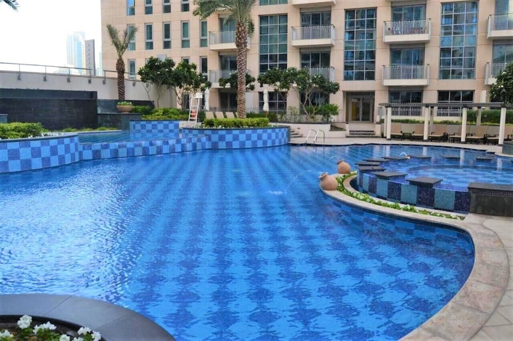 Luxurious 1B With Opera & fountains views