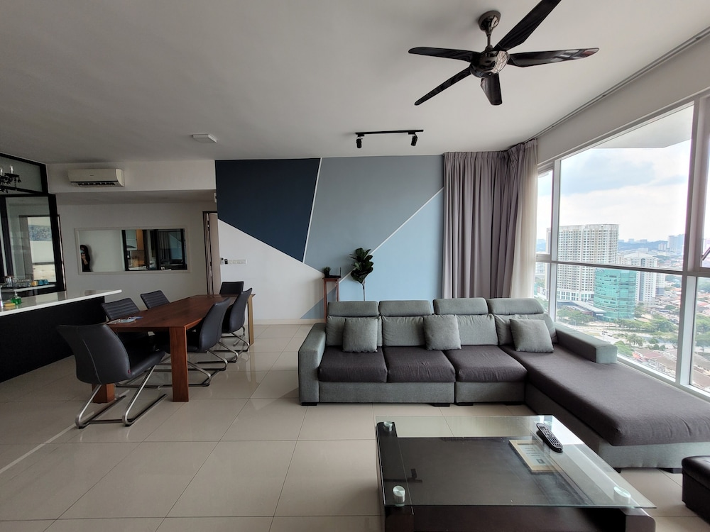 Uptown Residences by Sleepy Bear photo 5