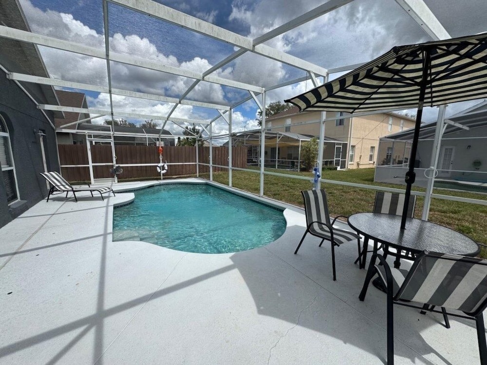 Beach Bums Villa 3 Bedroom Home