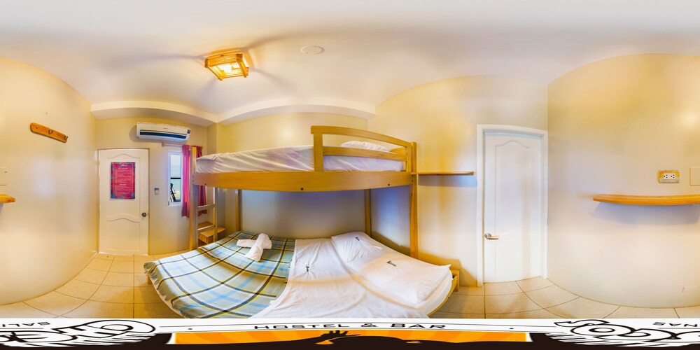 Chescos Hostel & Hotel