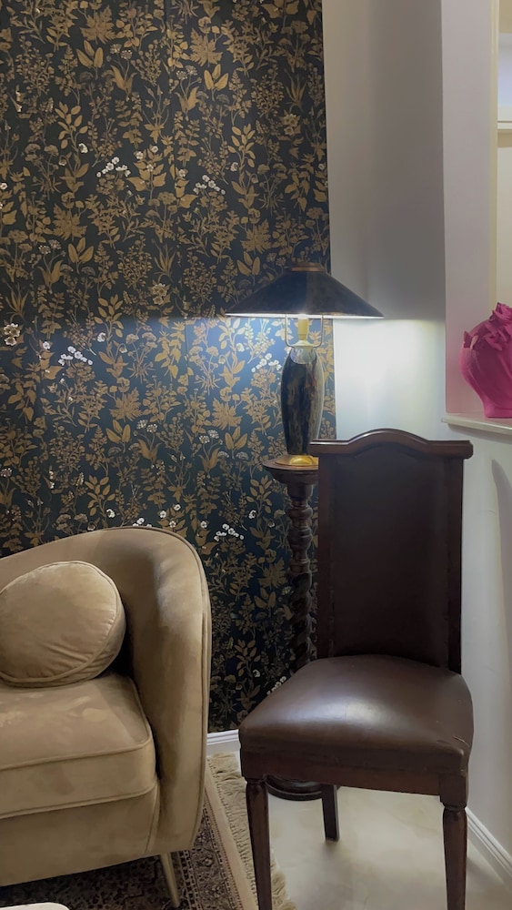 Flame B&B - Elegant Rooms