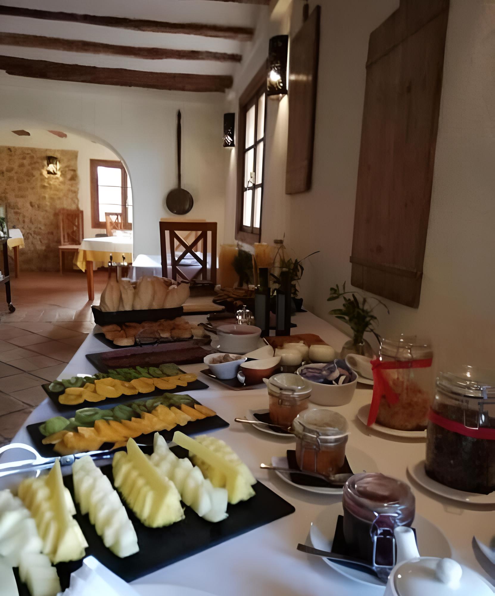 La Escondida Singular's Hotels & Restaurants