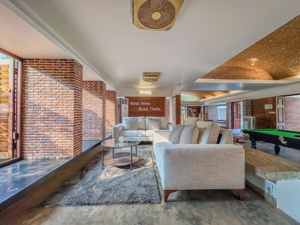 Truliv Bougan Villa