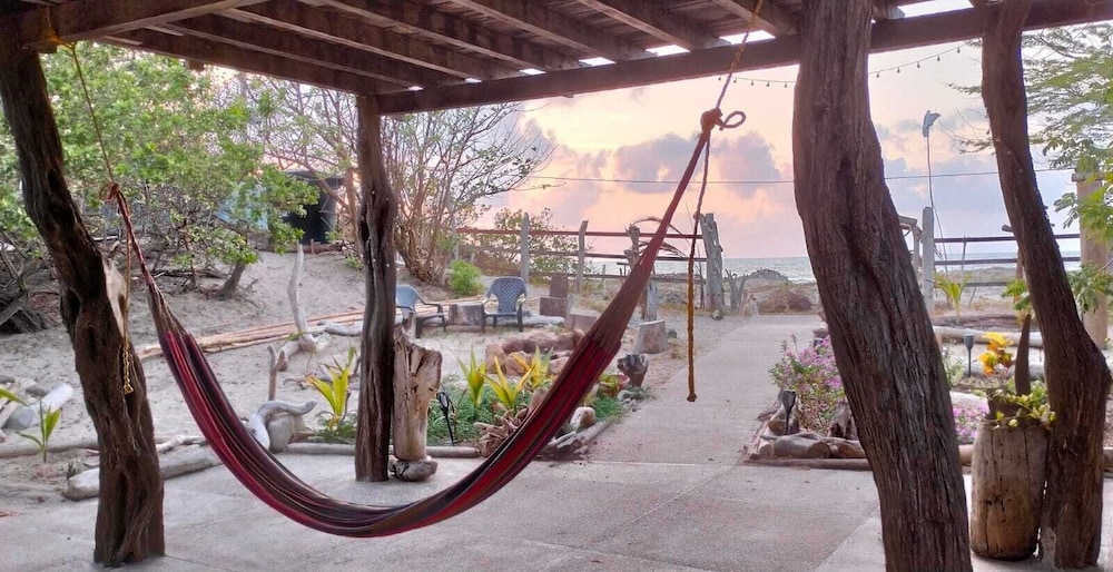 Tambo Marina Ecohostal - Hostel
