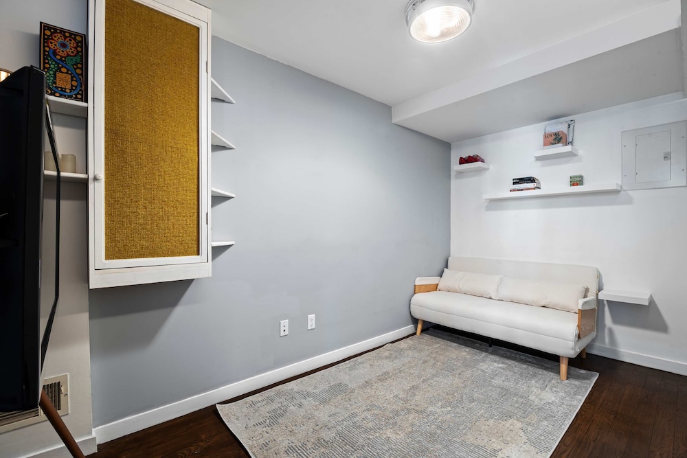 Dekalb by Rove Travel Duplex Loft w Terrace