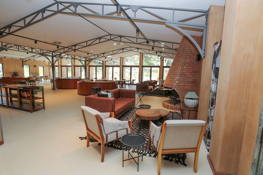 Mumba Lodge by Flow
