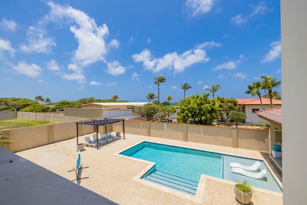 NEW Walk 2 Beach - 5BR Bonusroom w Pool Office