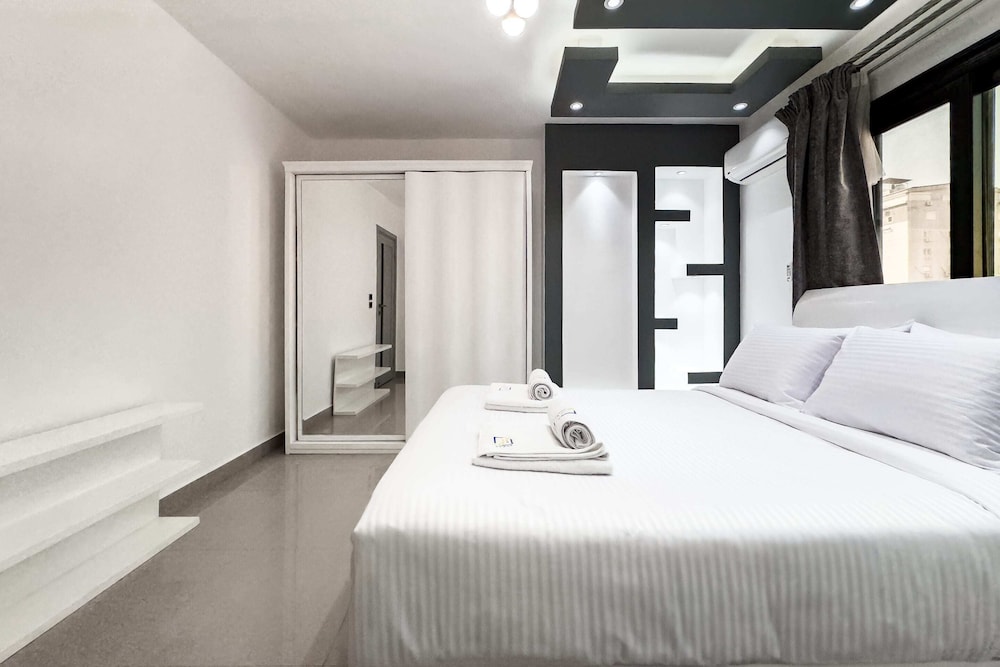 Xuru Stays I The Bold & Bright 3bdr Apt. 15 Min To Airport