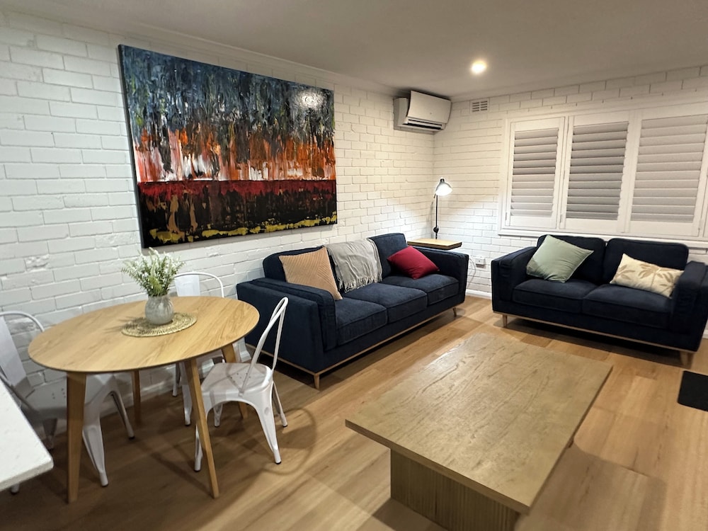 Central Cullen Apartments
