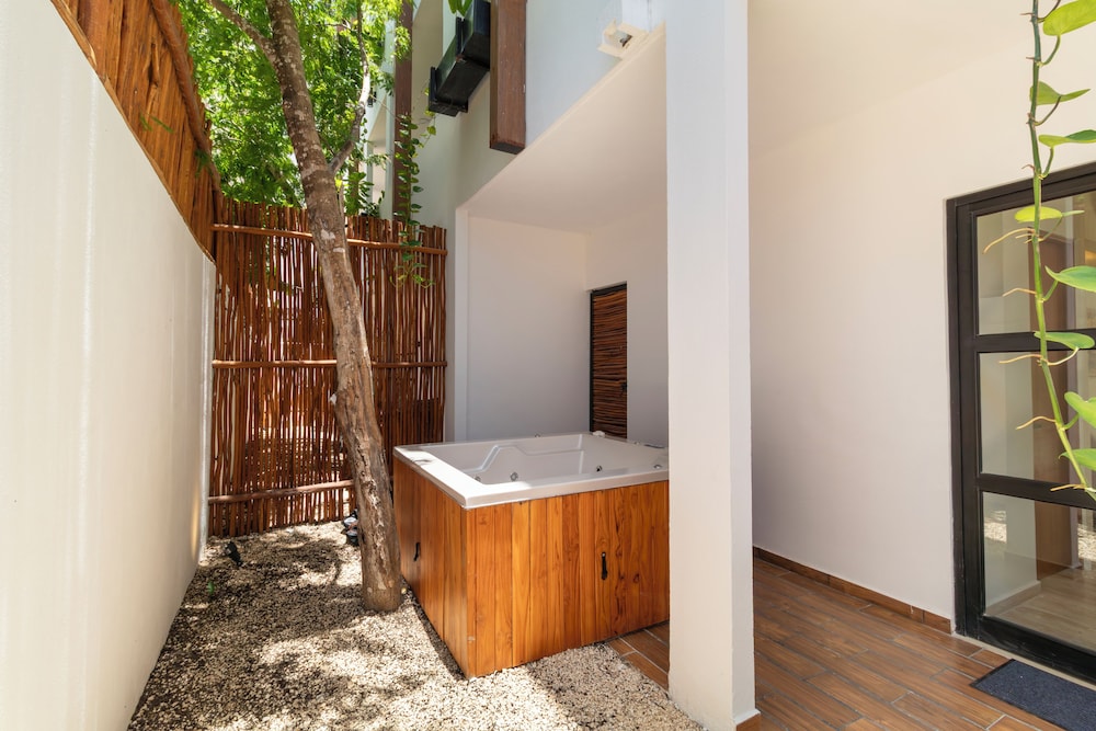Apt with Private Rooftop Tulum 2 BR