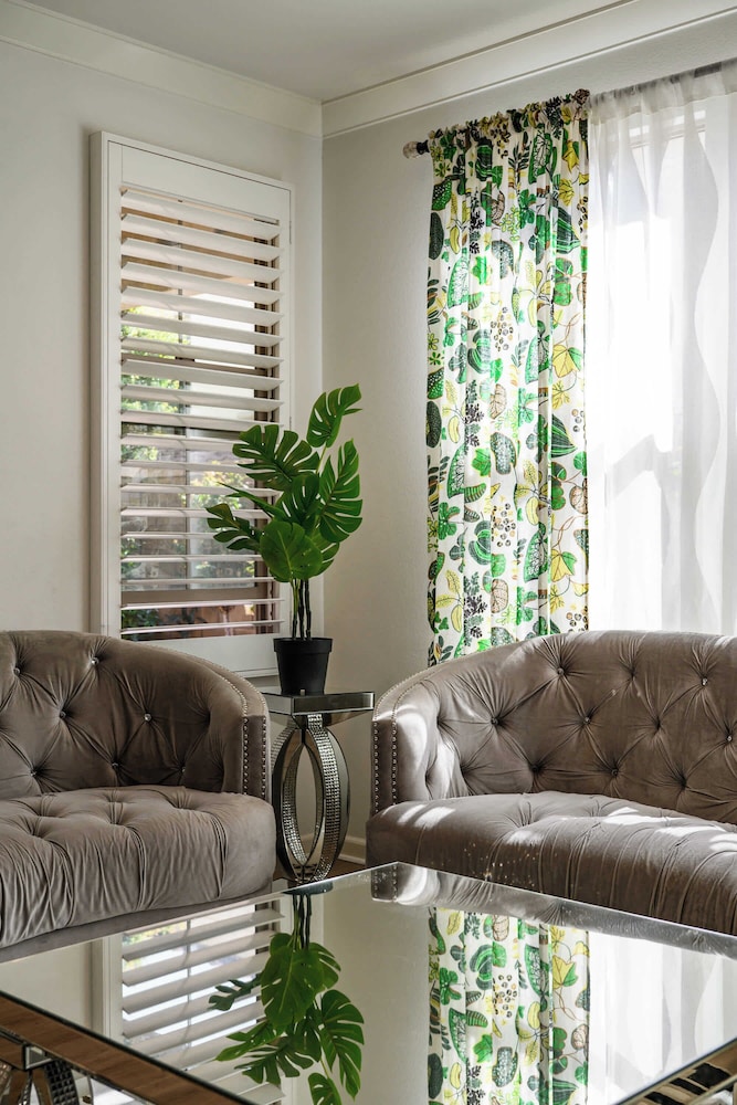 Stylish 3BR Irvine Oasis Family Friendly w Garage