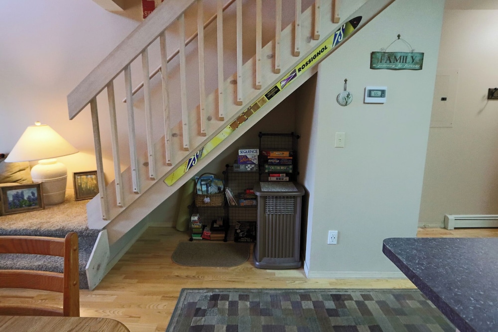 Quiet Cozy Fraser Getaway for 7!