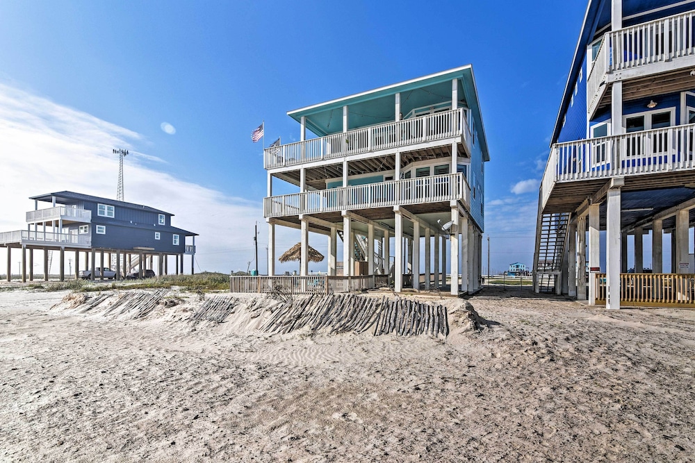 Beachfront Retreat: 16 Mi to Dtwn Freeport! view 2
