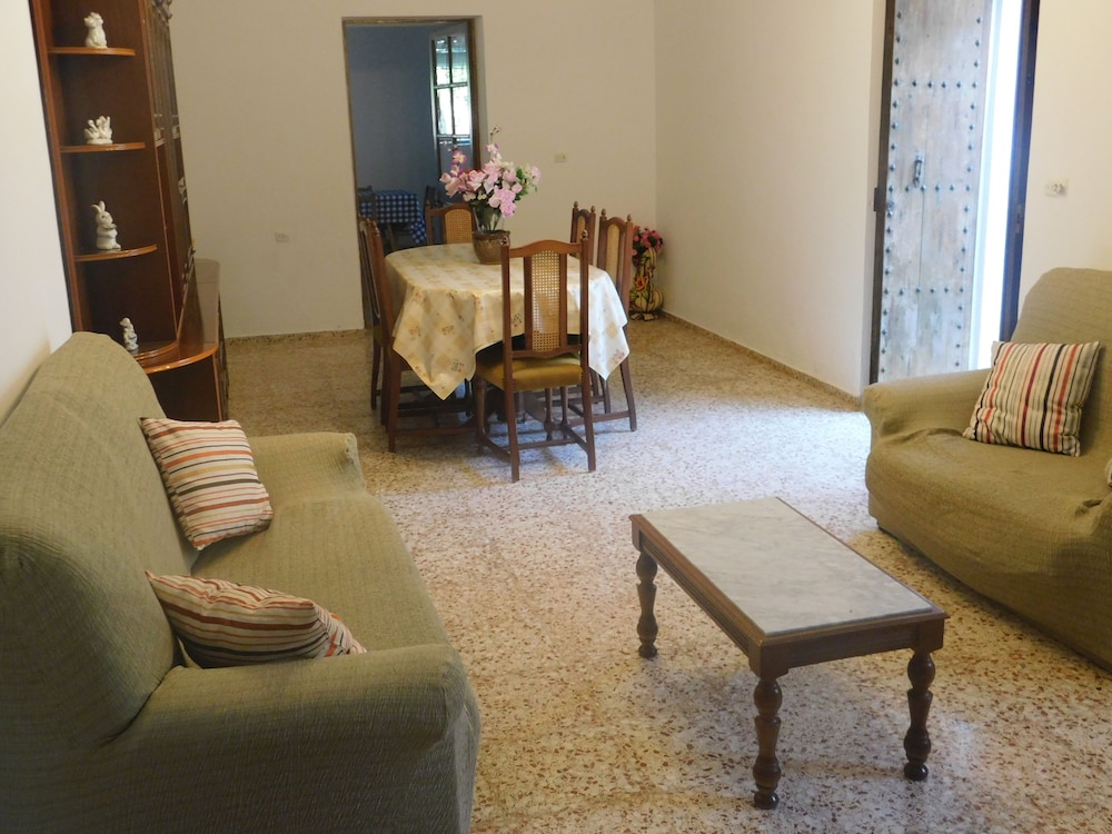 Charming Villa With Private Pool photo 2