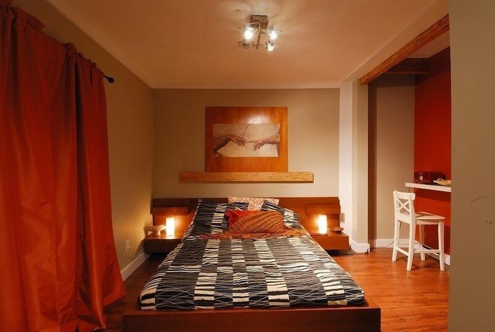 Commercial Drive Accommodations - Image 5
