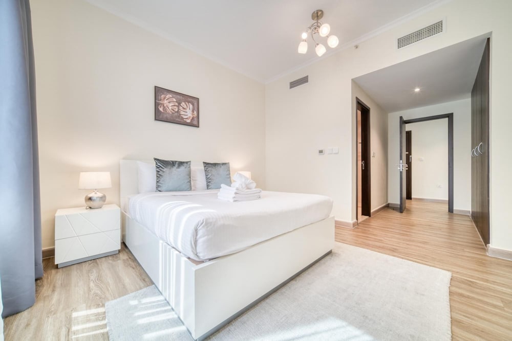 Upscale 2BR w Burj Khalifa Fountain Views