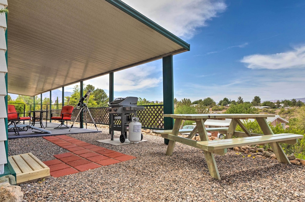 6 Mi to Old Town, Panoramic Views: Cottonwood Gem! view 3