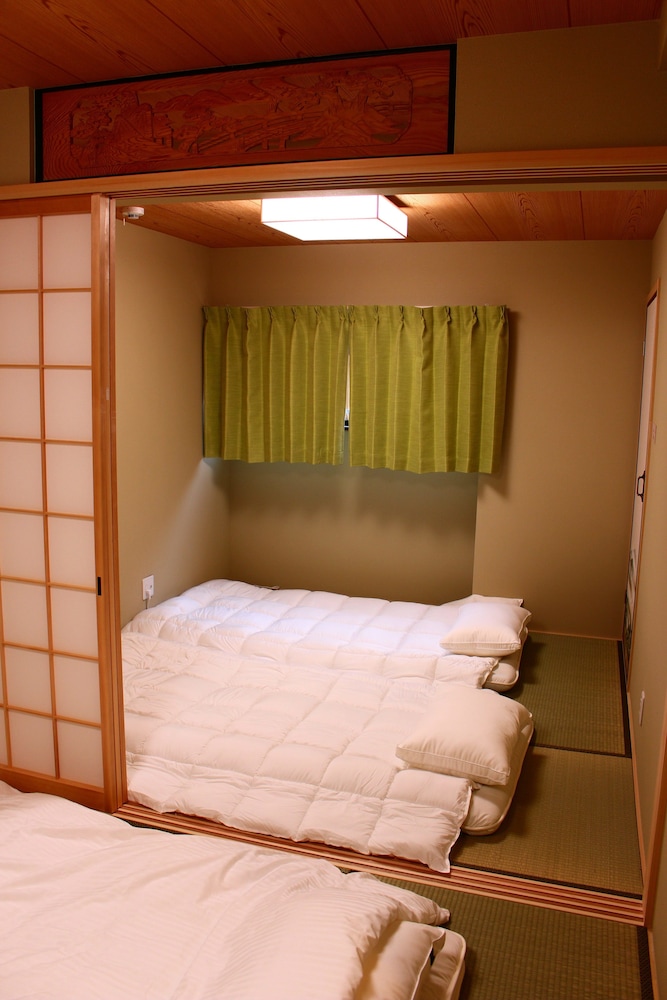 Shirakabanoyado-keigetsu