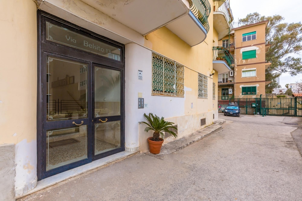 Posillipo Bright Apartment With Parking Space