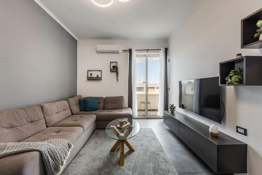 Modern Apartment With Scenic Views Earthy Vibes