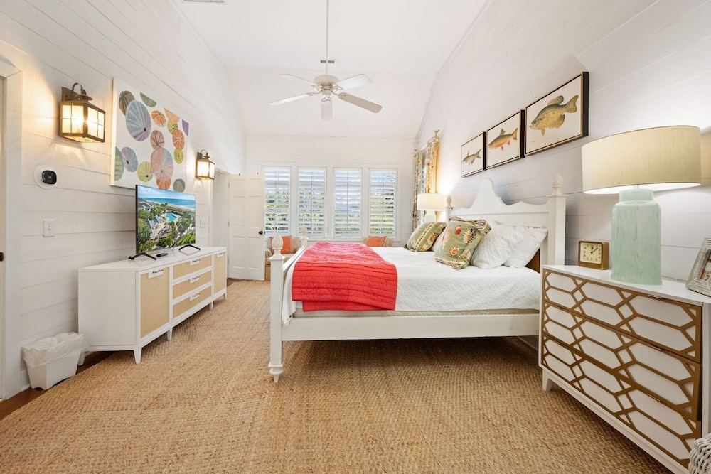 Pawleys Island Vacations - Relax And Enjoy The Spectacular Views In This Picturesque Home 6 Bedroom Home by RedAwning - Property Image 3