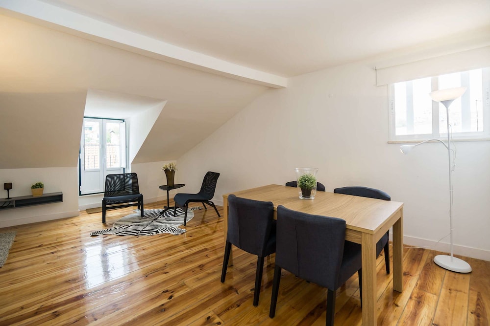 Comfortable and Trendy Lisbon Apartment