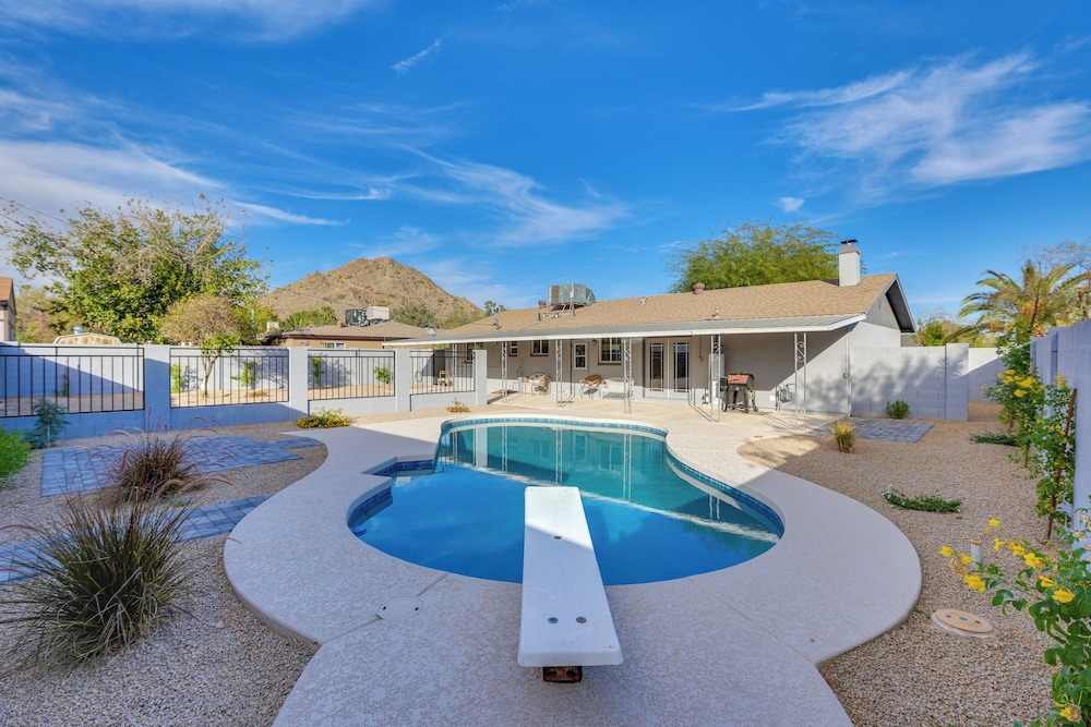 Centrally Located Oasis 1 Mi to Shadow Mountain!