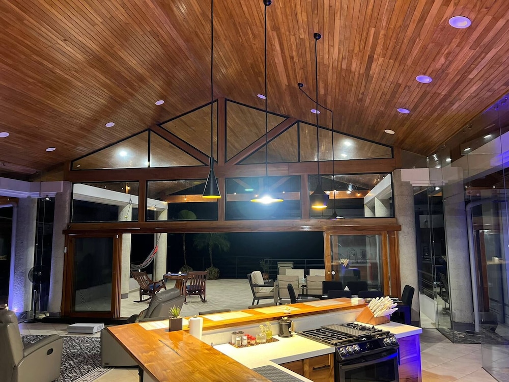 Luxurious Rainforest Retreat in Drake Bay, Osa, Costa Rica