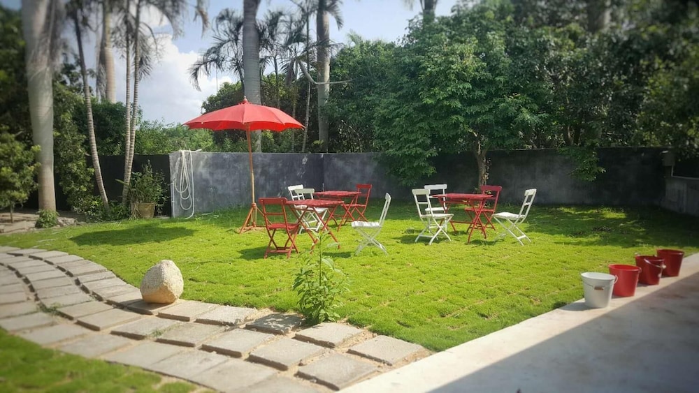 Houselet Hostel