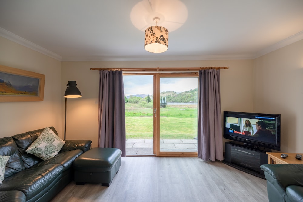 Capercaillie Cottage view 3