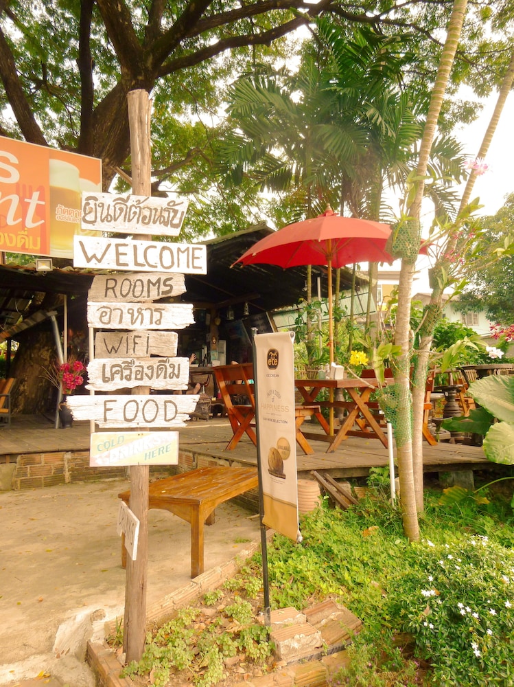Hollanda Montri Guesthouse