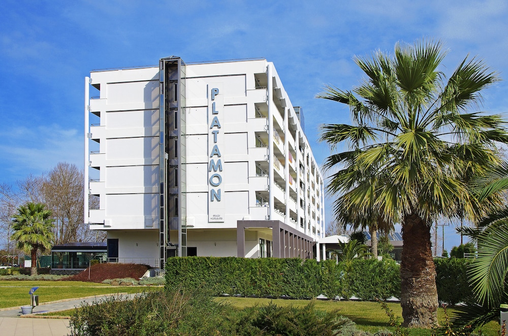 Cronwell Platamon Resort
