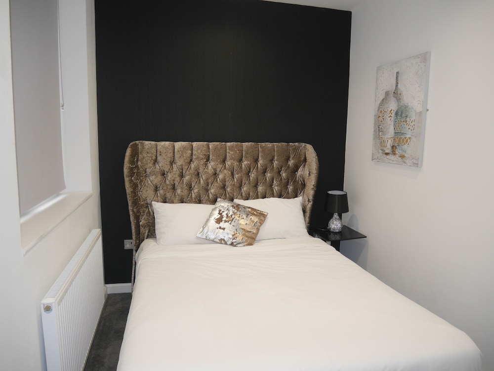 Milburn House  Luxury Apartments view 3