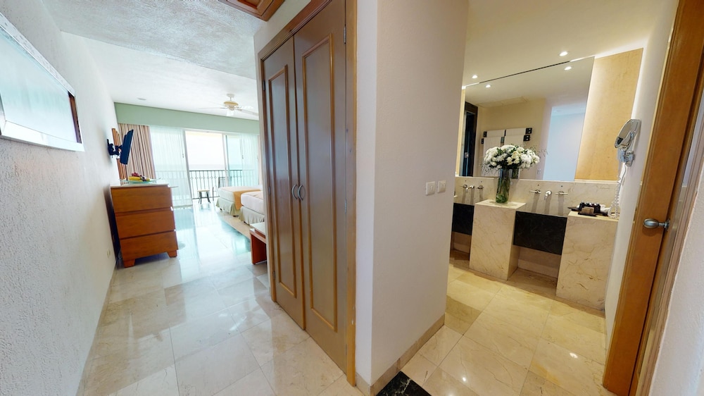 Grand Park Royal Cancun - All Inclusive
