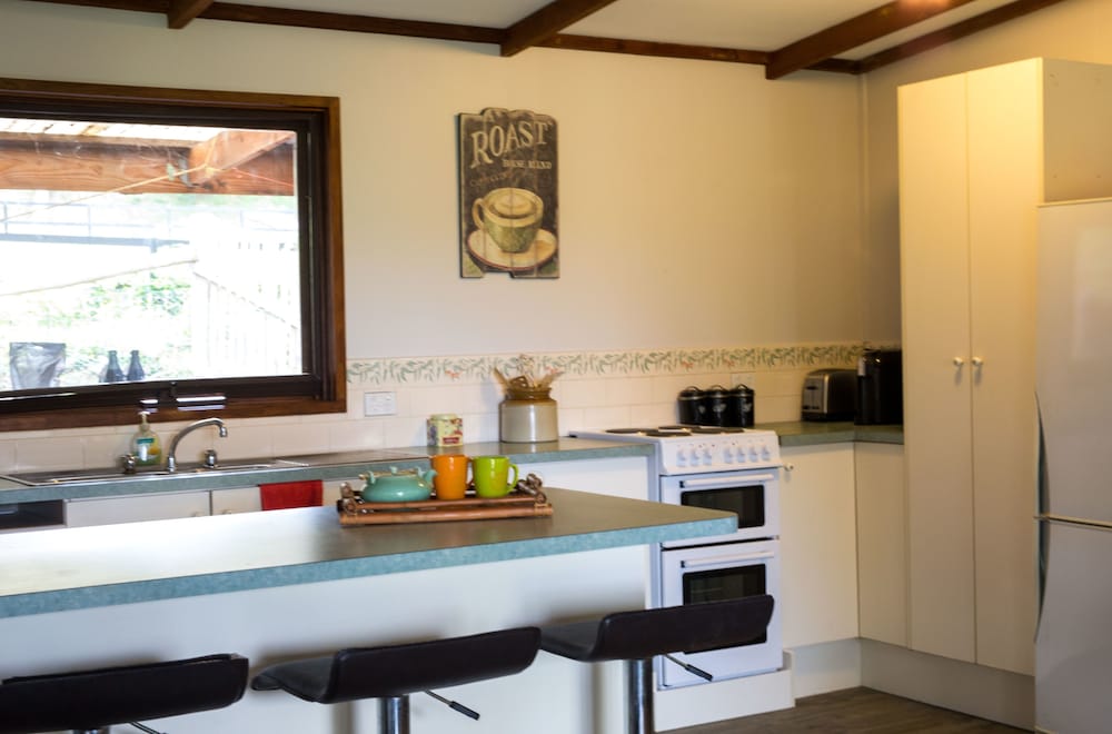 Rustic Country Lane Farmhouse in Lysterfield