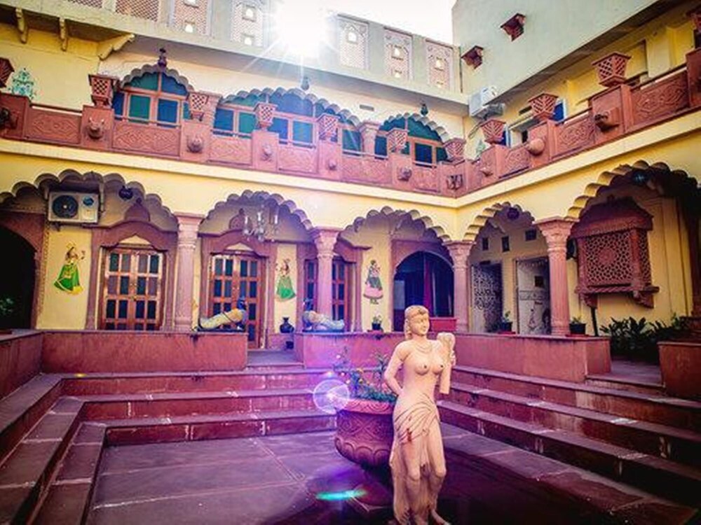 Suroth Mahal a Jaipur Riyasat view 3