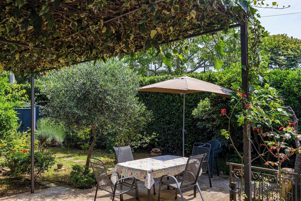 Quiet Garden Apartment Kostrena