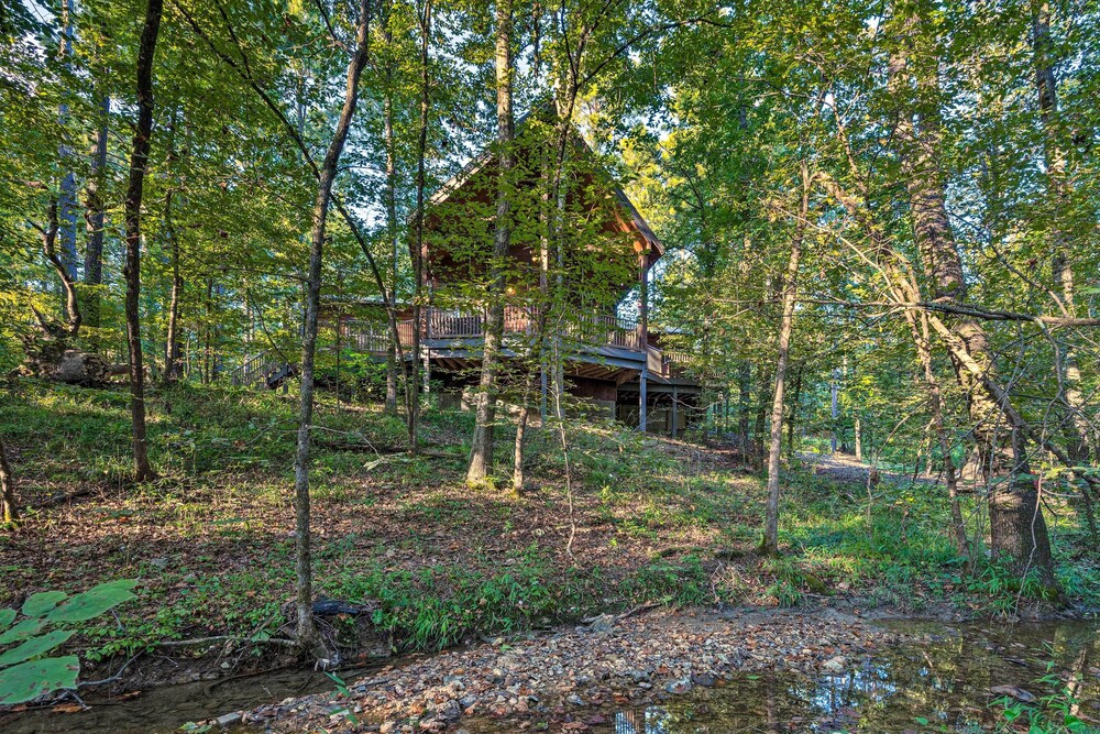 Creekside Broken Bow Cabin w/ Hot Tub & Fire Pit! view 5