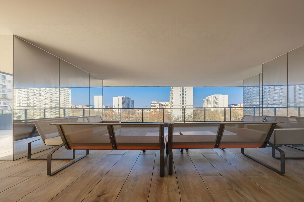 Grzybowska Apartment by Renters Prestige