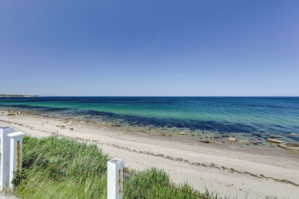 Oceanfront Cottage on Cape Cod Bay w/ Game Room