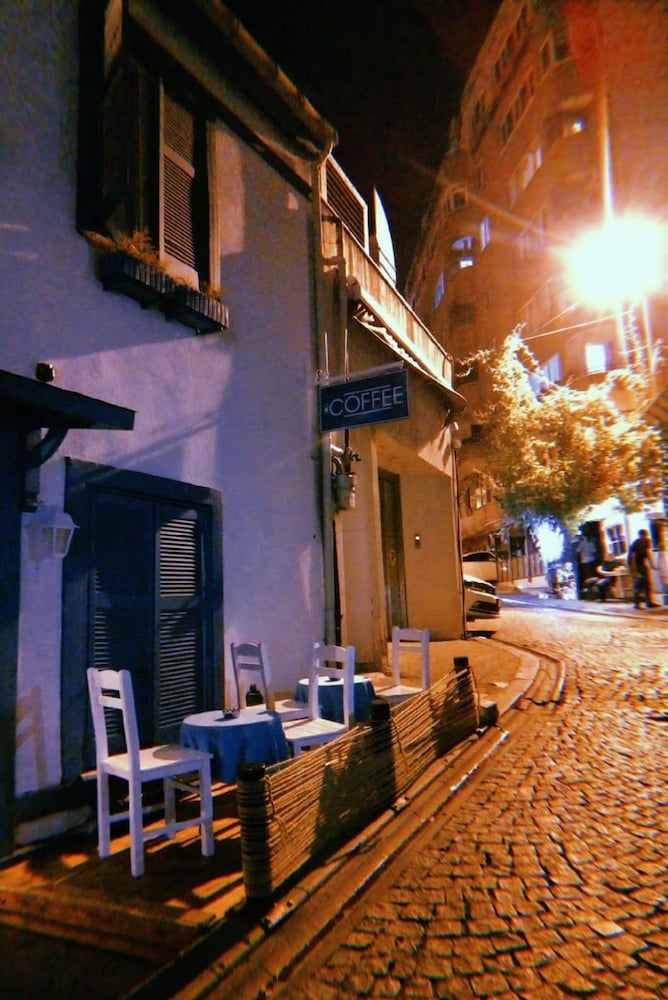 Hot Budget - Image 9