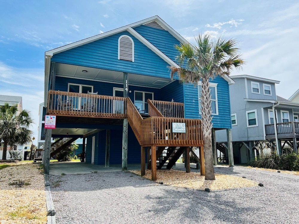 Tradewinds 4 Bedroom Home by RedAwning
