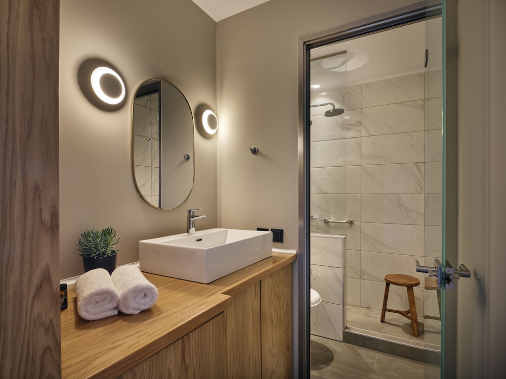 Oceanis Luxury Suites photo 5