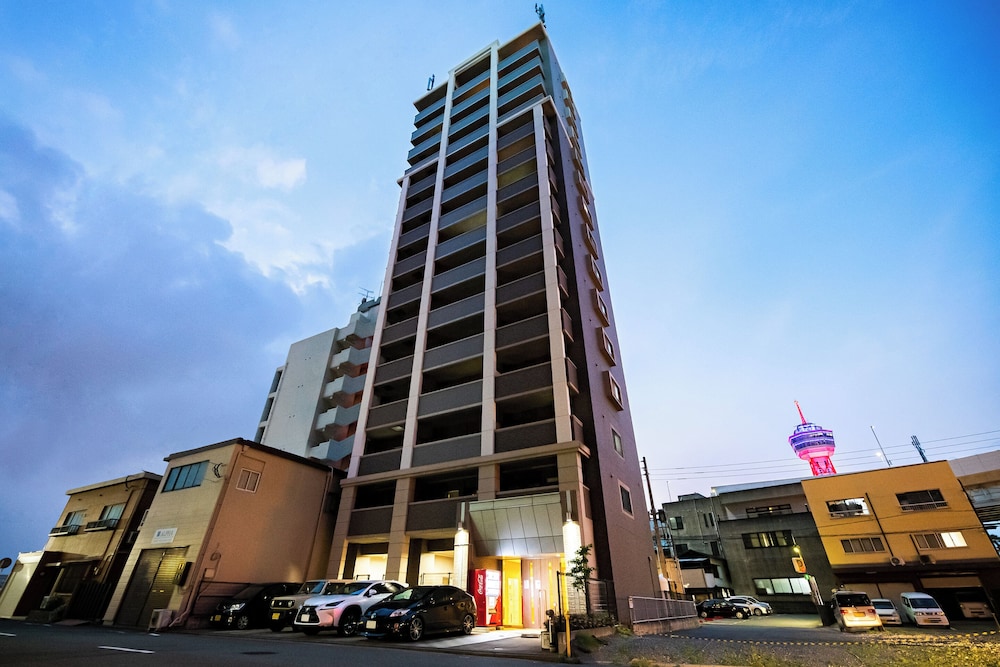 El Stanza Tenjin East view 5