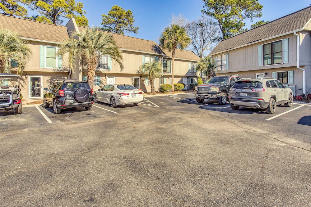 1 Mi to Ocean: Condo in North Myrtle Beach