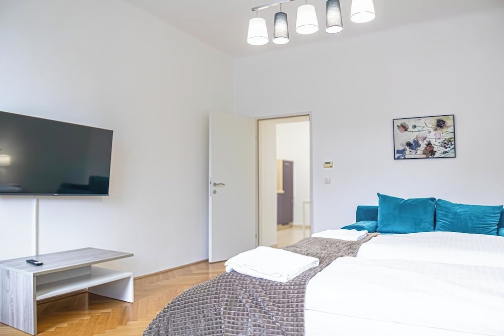 Modern 2BR City Apt Near Stadthalle