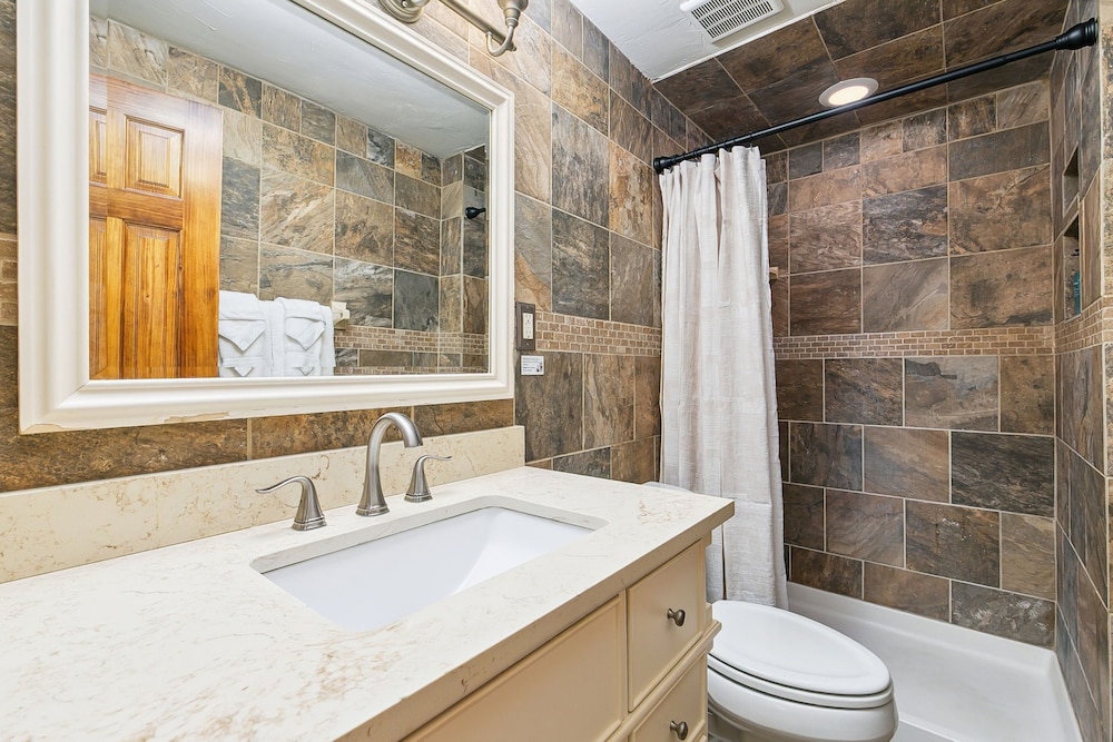 The Rustic Retreat - Pet Friendly w/ Fenced Yard