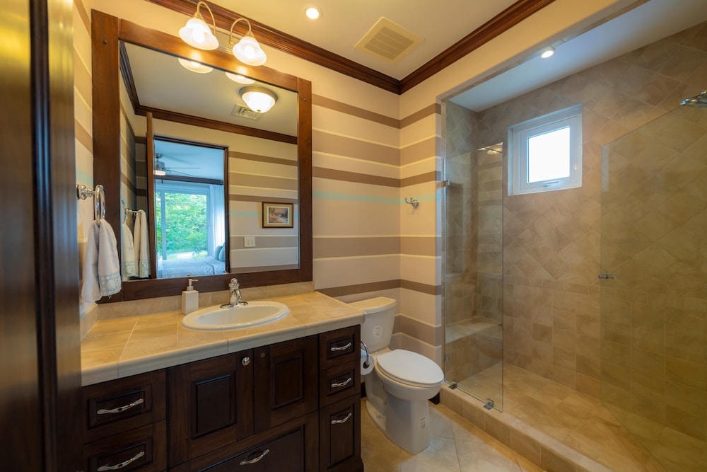 Altavista 4C 3 bdr 3 Bath Ocean View