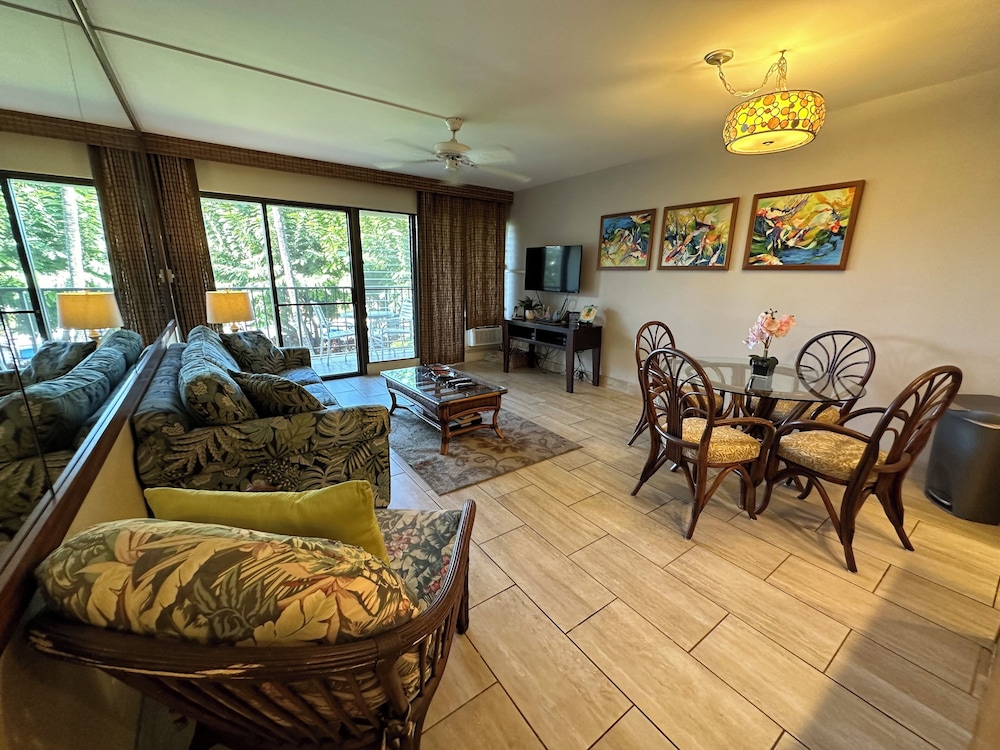 Kihei Akahi D-105 by Maui Rental Group