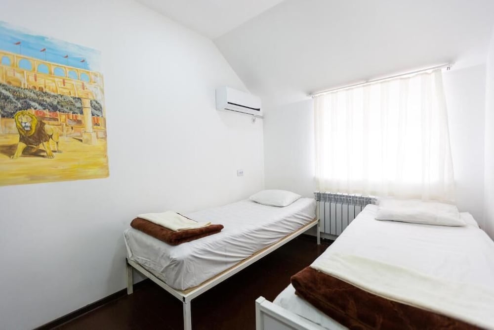 Light Hostel